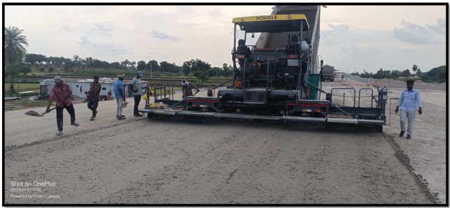 WMM laying at Km. 204+450