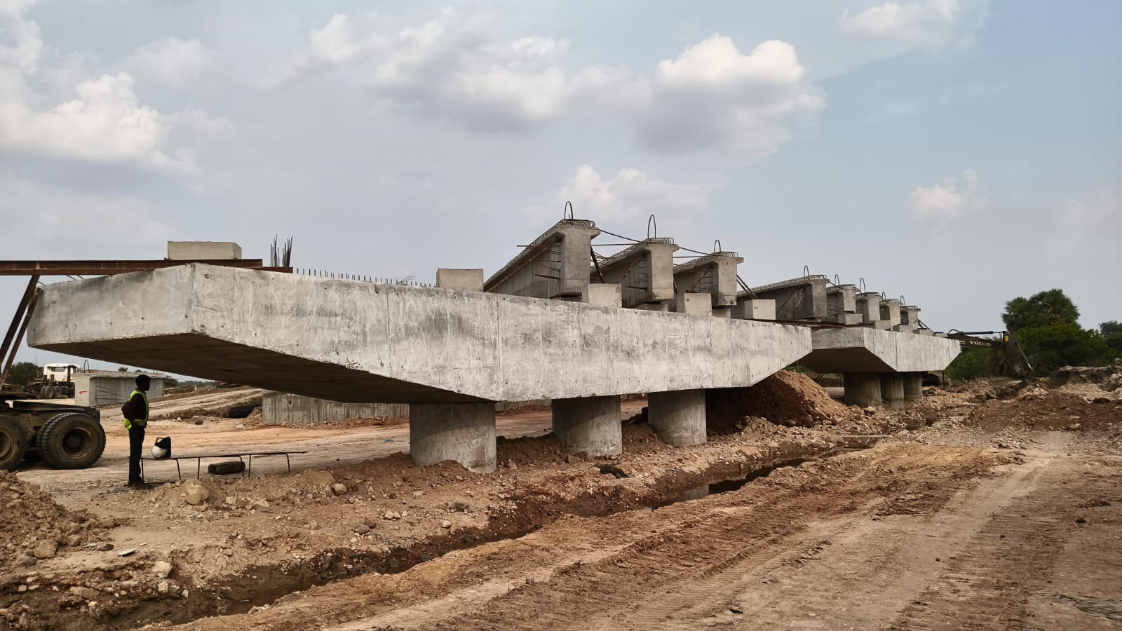 RCC Girder Erection in progress at Ch 225+794 Minor Bridge